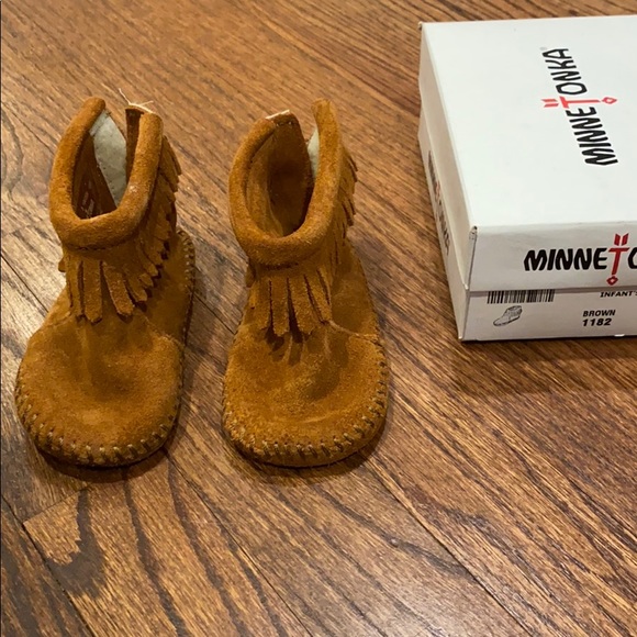 Minnetonka Riley Infant Bootie - Picture 2 of 5